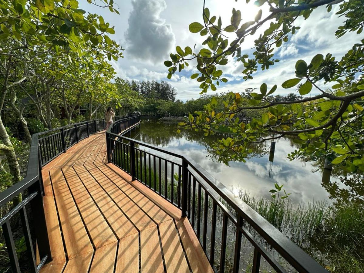 The Beatles Lagoon Chalong Ngoại thất bức ảnh